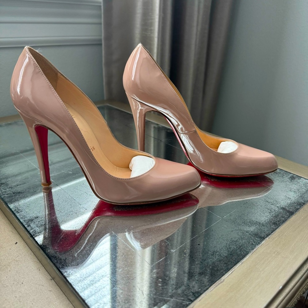 Excellent condition Christian Loubotin Nude Patent Leather Women’s Pumps 37.5